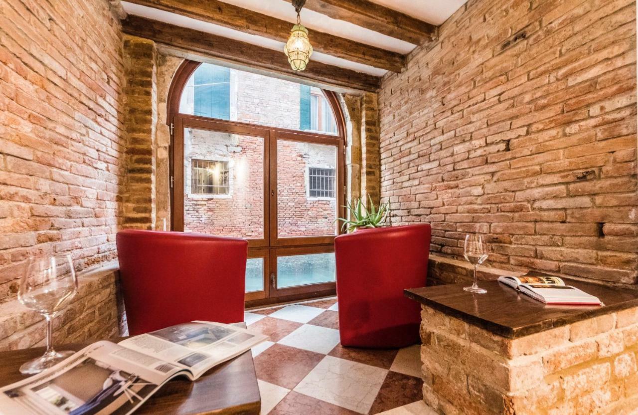 Charme Apartment *